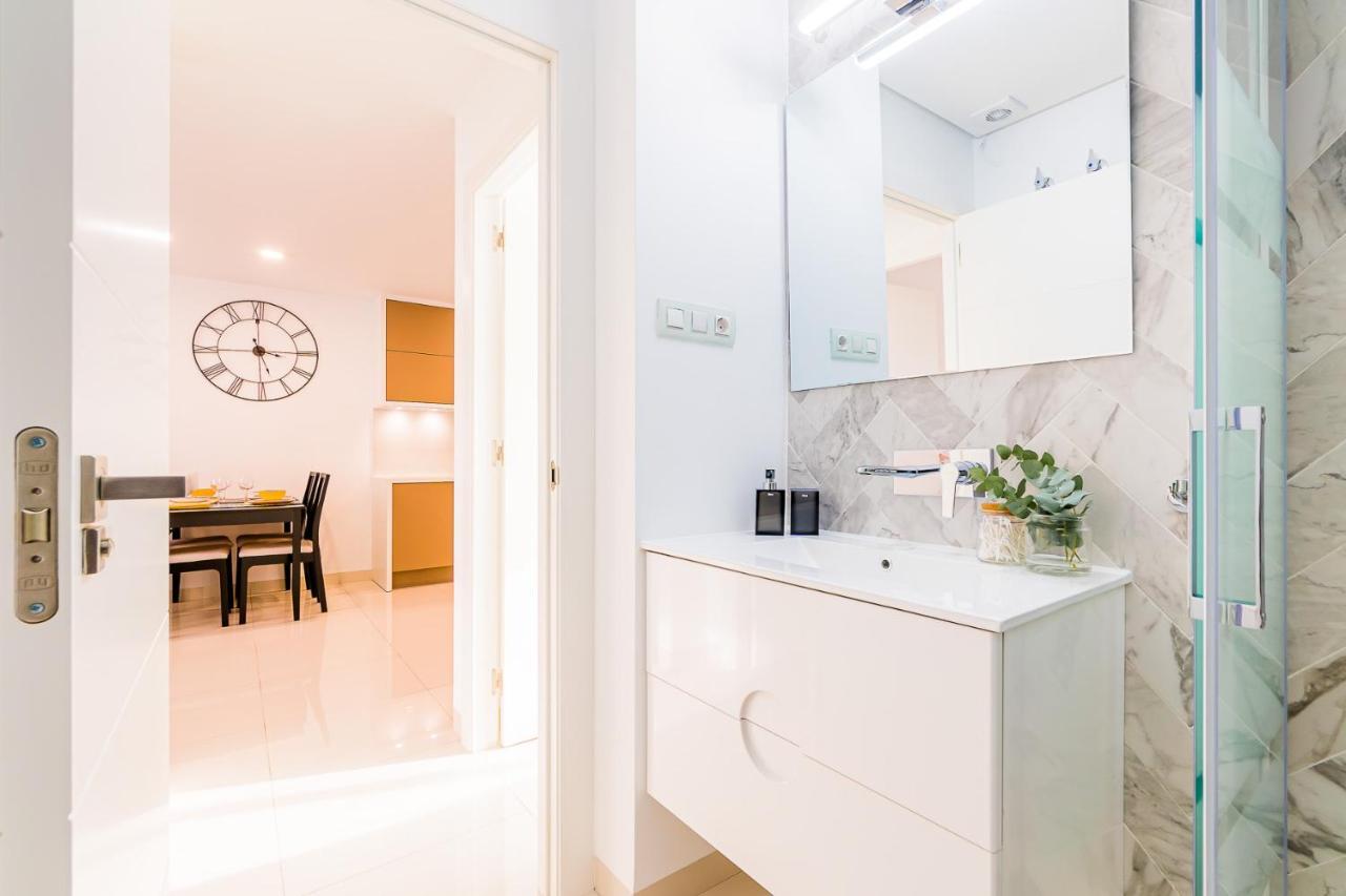 New Comfortable With 2 Bedrooms Near The Apartment